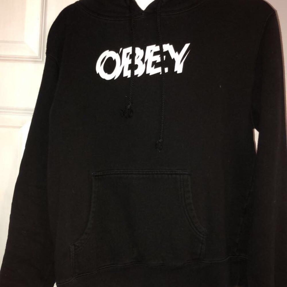 Cozy obey hoodie!!